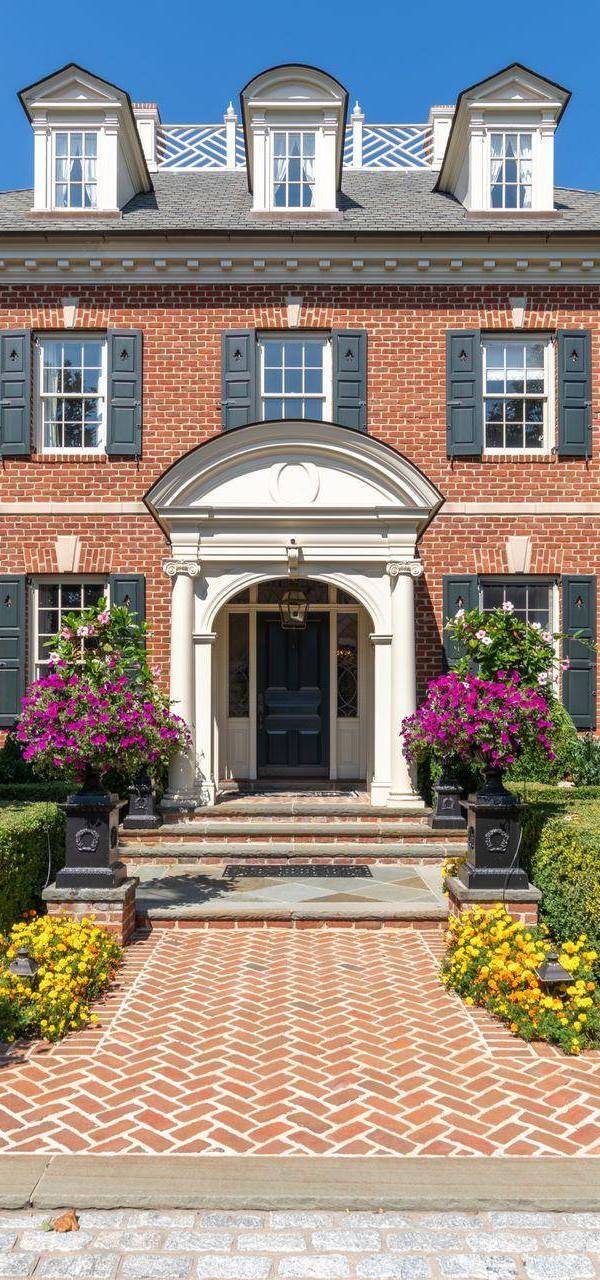 4 Bedroom Home for Sale in Lloyd Harbor, New York, USA