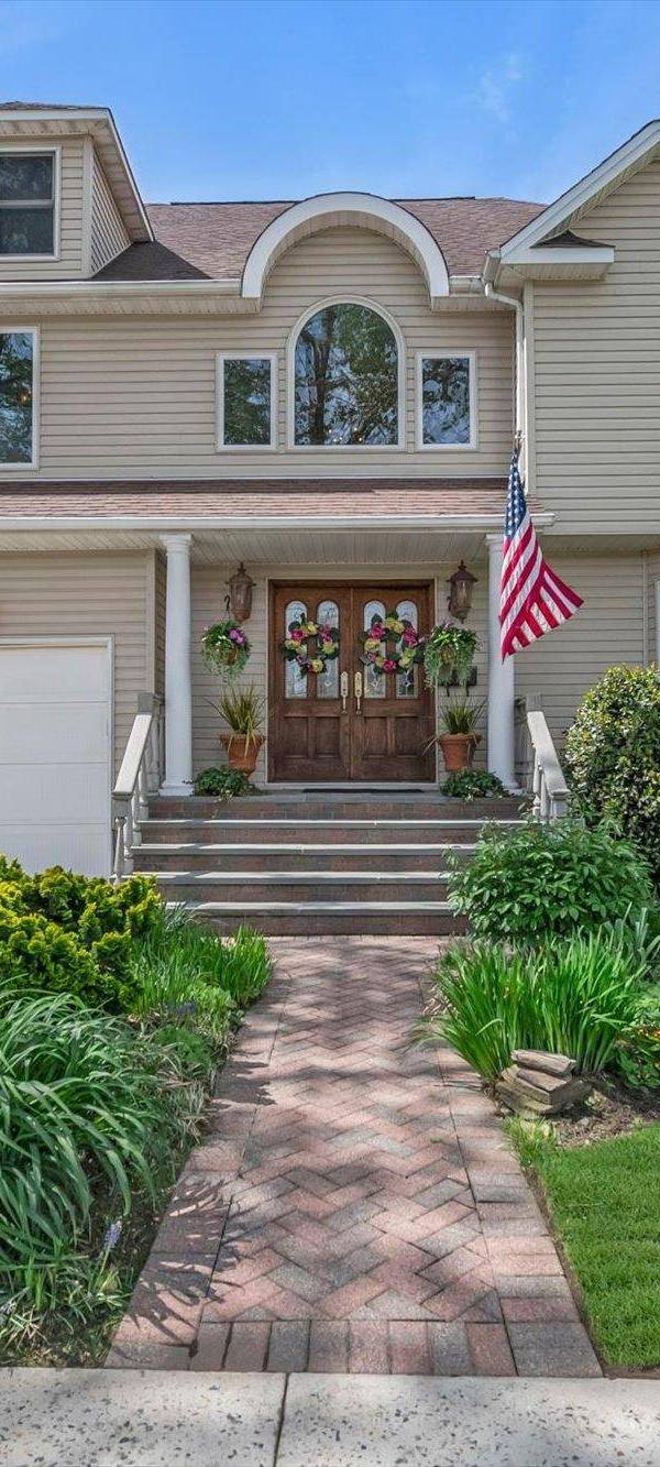 Casa de 4 Dormitorios en Venta en Lynbrook - Nueva York - EE. UU.