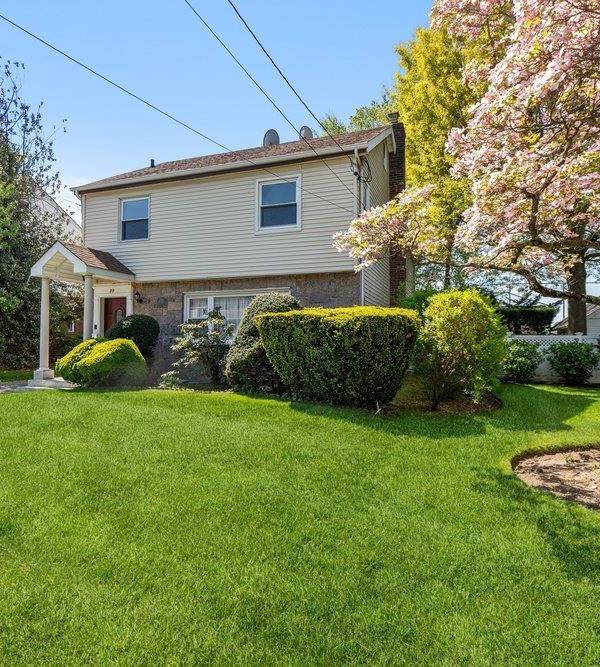 Casa com 4 Quartos à Venda em Malverne - Nova Iorque - EUA