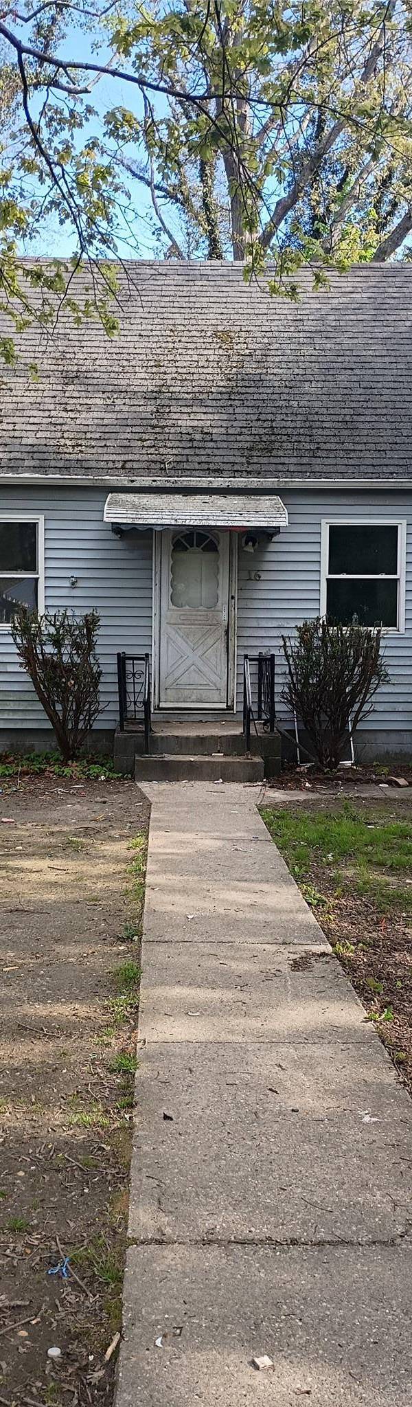 Casa de 4 Dormitorios en Venta en Mastic Beach - Nueva York - EE. UU.