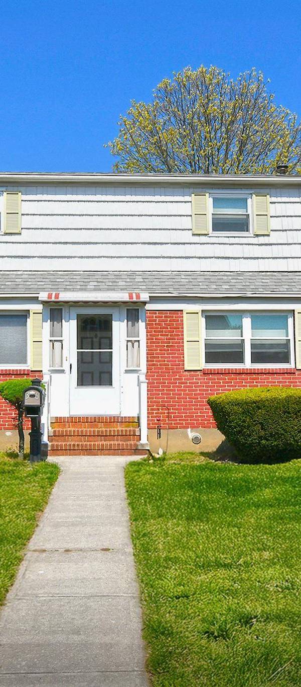 Casa de 4 Dormitorios en Venta en Merrick - Nueva York - EE. UU.