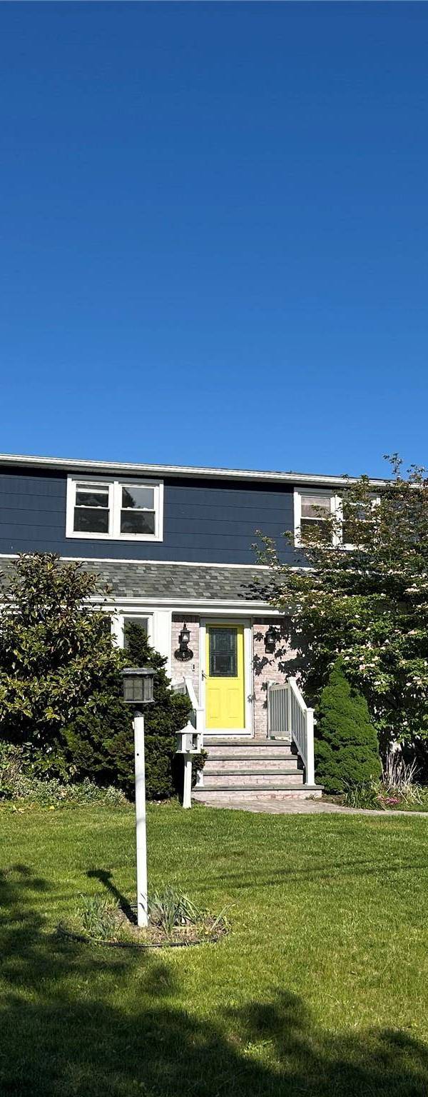 Casa de 4 Dormitorios en Venta en Merrick - Nueva York - EE. UU.