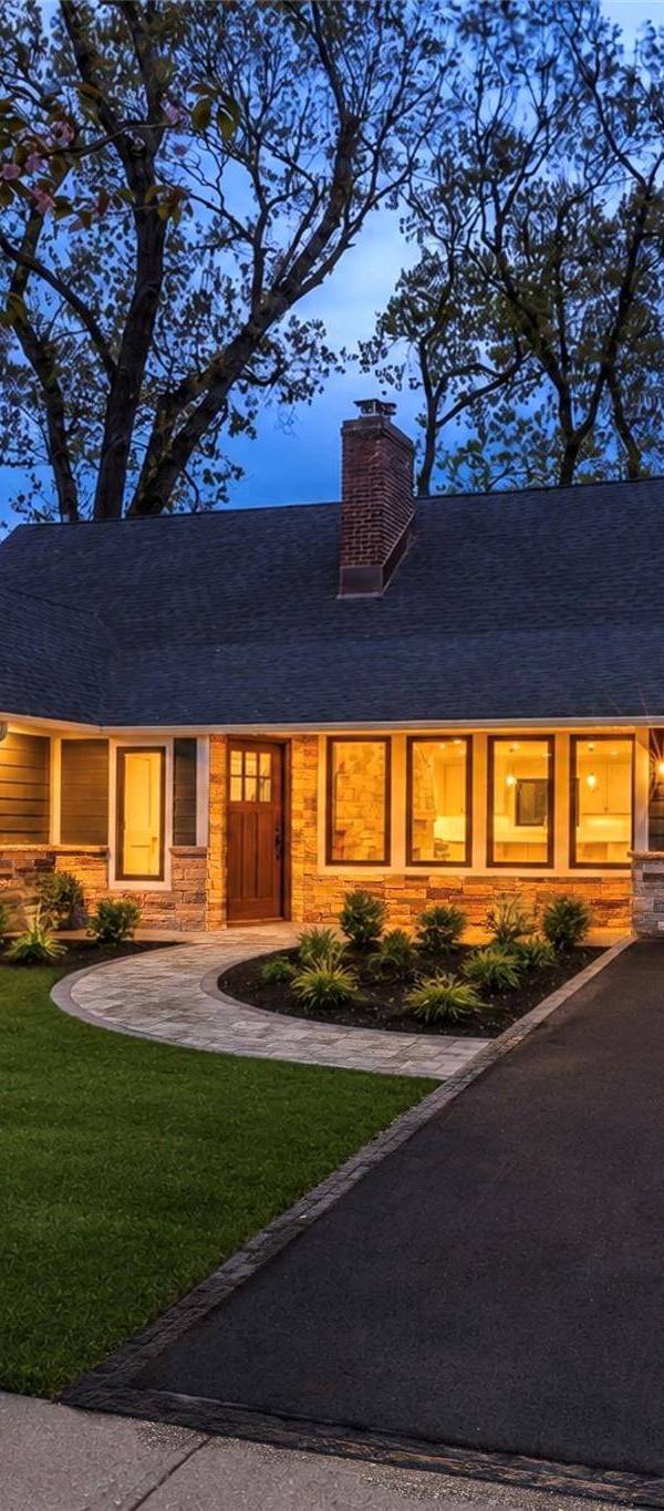 Casa de 4 Dormitorios en Venta en Merrick - Nueva York - EE. UU.