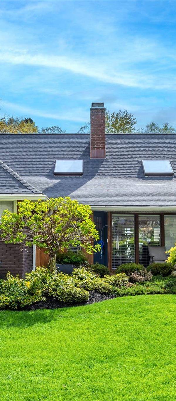 Casa de 4 Dormitorios en Venta en Merrick - Nueva York - EE. UU.