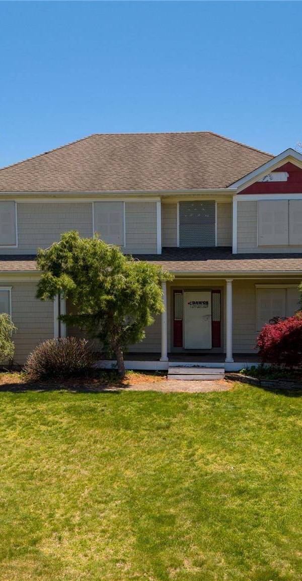 4 Bedroom Home for Sale in Miller Place - New York - USA
