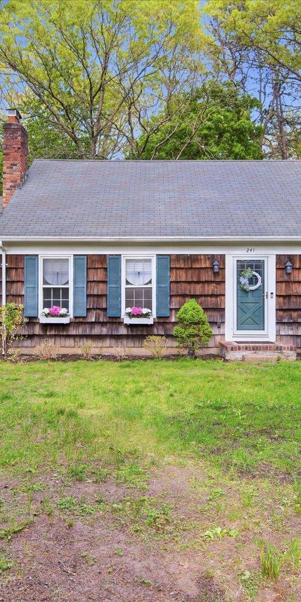 4 Bedroom Home for Sale in Miller Place - New York - USA