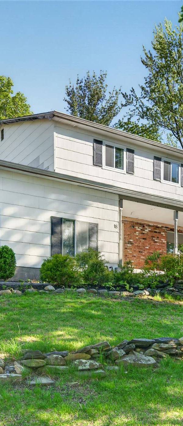 Casa de 4 Dormitorios en Venta en Monroe - Nueva York - EE. UU.