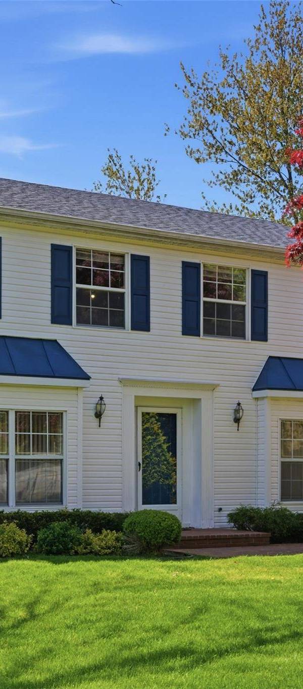 Casa de 4 Dormitorios en Venta en Nesconset - Nueva York - EE. UU.