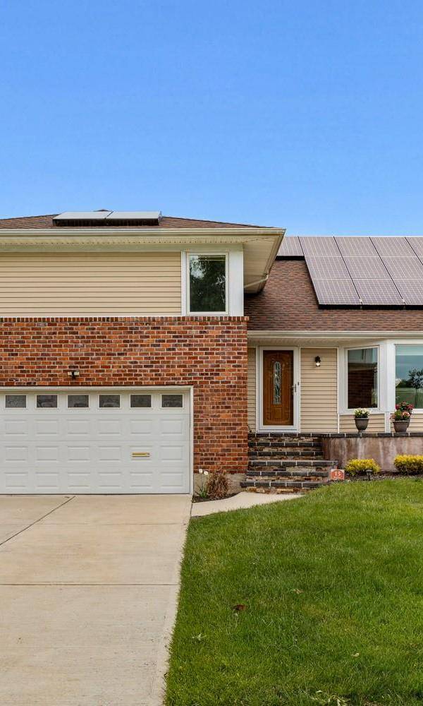 4 Bedroom Home for Sale in New Hyde Park - New York - USA