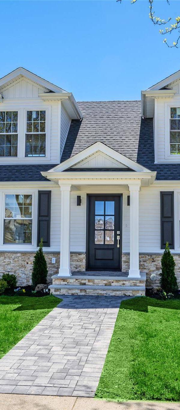 4 Bedroom Home for Sale in New Hyde Park - New York - USA