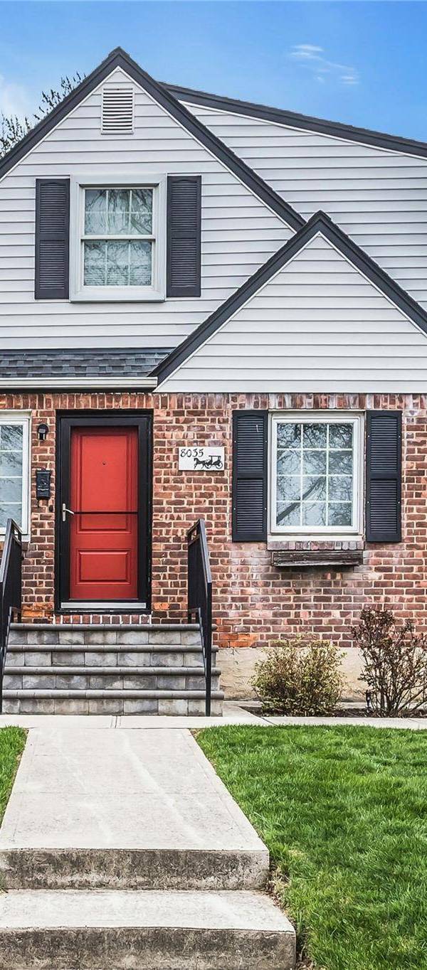 4 Bedroom Home for Sale in New Hyde Park - New York - USA
