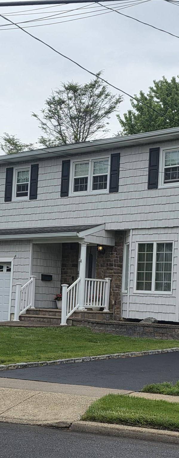 4 Bedroom Home for Sale in North Bellmore - New York - USA