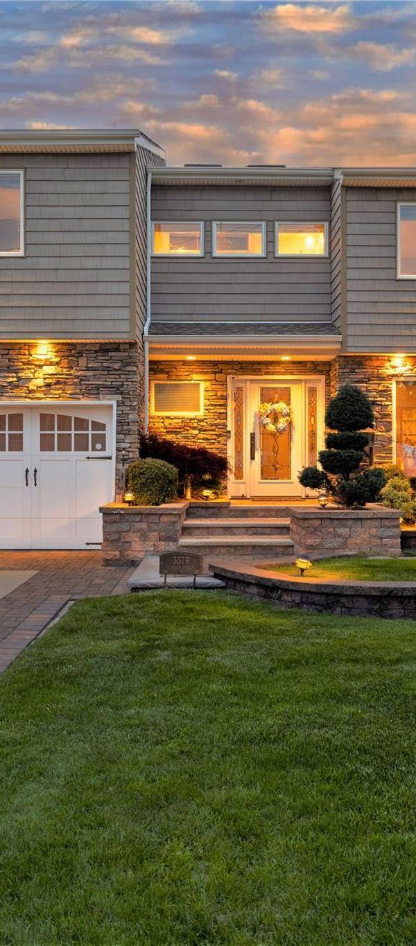 Casa de 4 Dormitorios en Venta en Oceanside - Nueva York - EE. UU.