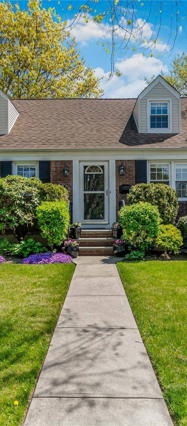 Casa de 4 Dormitorios en Venta en Oceanside - Nueva York - EE. UU.