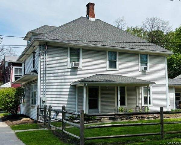 Casa de 4 Dormitorios en Venta en Pine Plains - Nueva York - EE. UU.