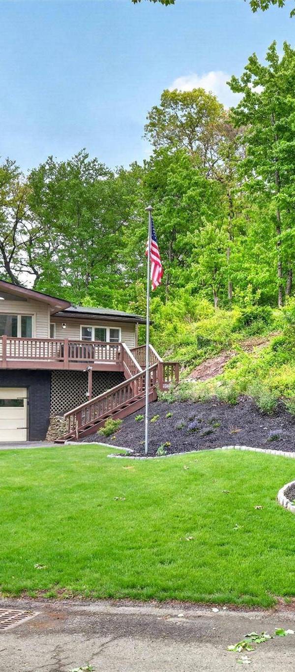 4 Bedroom Home for Sale in Poughkeepsie - New York - USA