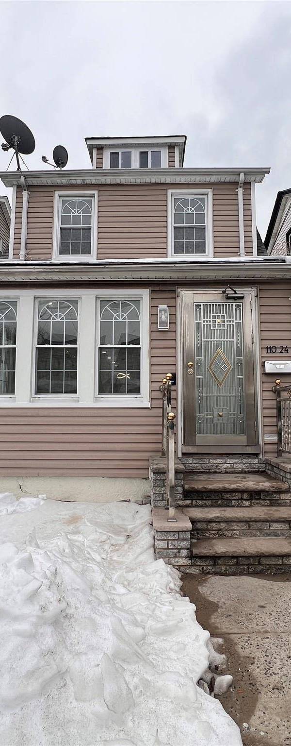 Casa com 4 Quartos à Venda em Queens Village - Nova Iorque - EUA
