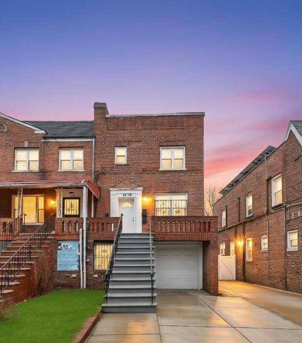 Casa com 4 Quartos à Venda em Queens Village - Nova Iorque - EUA