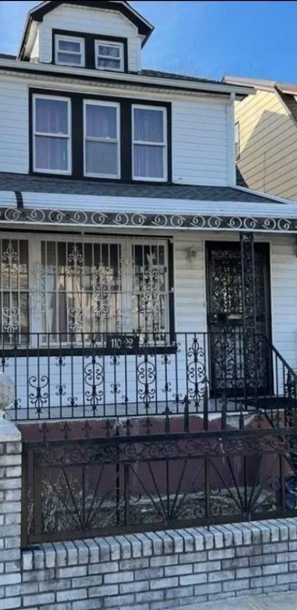 Casa com 4 Quartos à Venda em Queens Village - Nova Iorque - EUA