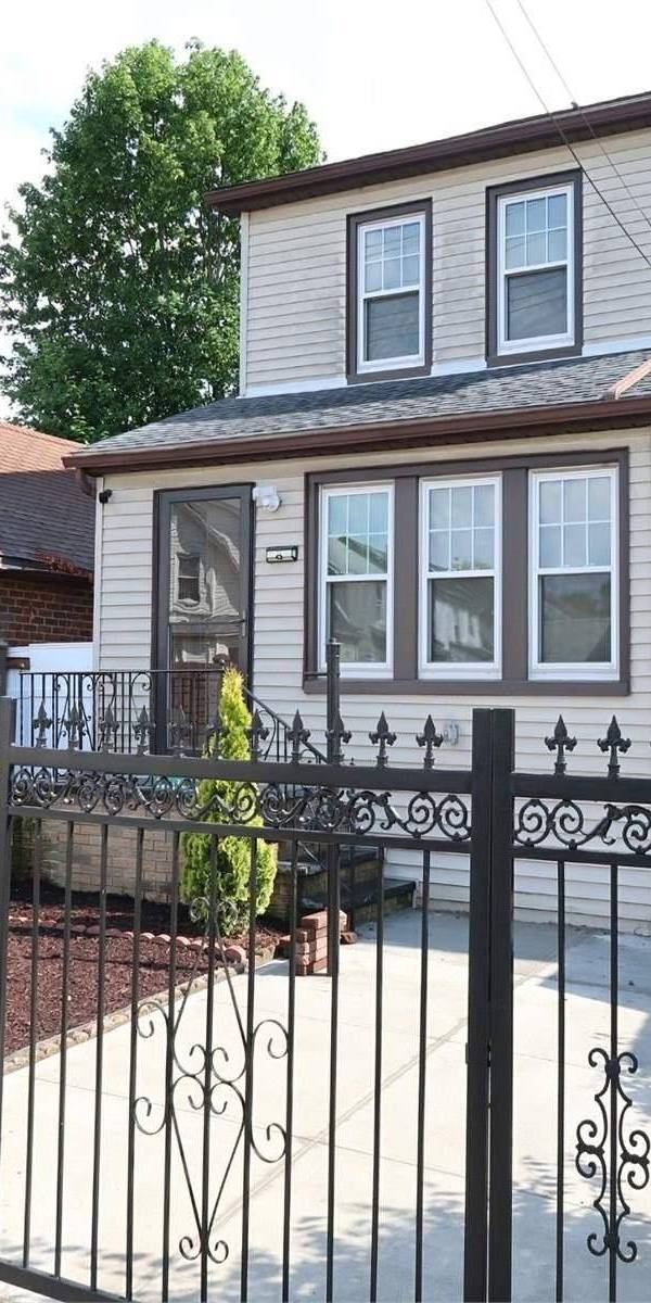 Casa com 4 Quartos à Venda em Queens Village - Nova Iorque - EUA