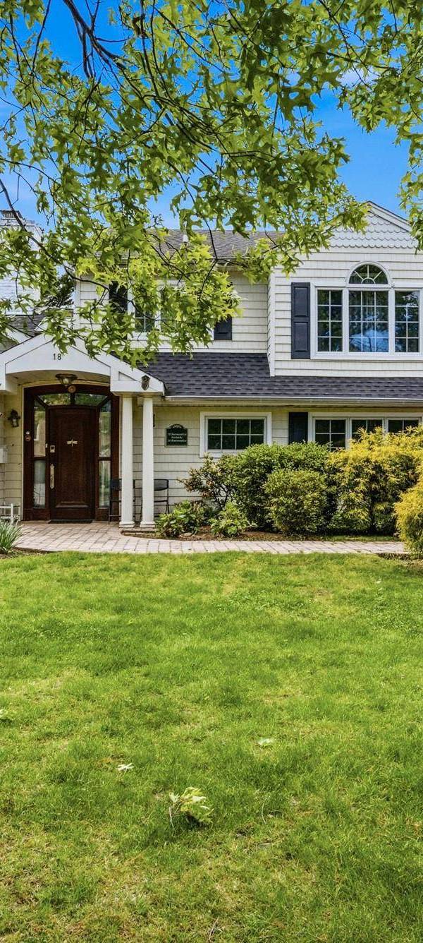 Casa de 4 Dormitorios en Venta en Roslyn Heights - Nueva York - EE. UU.