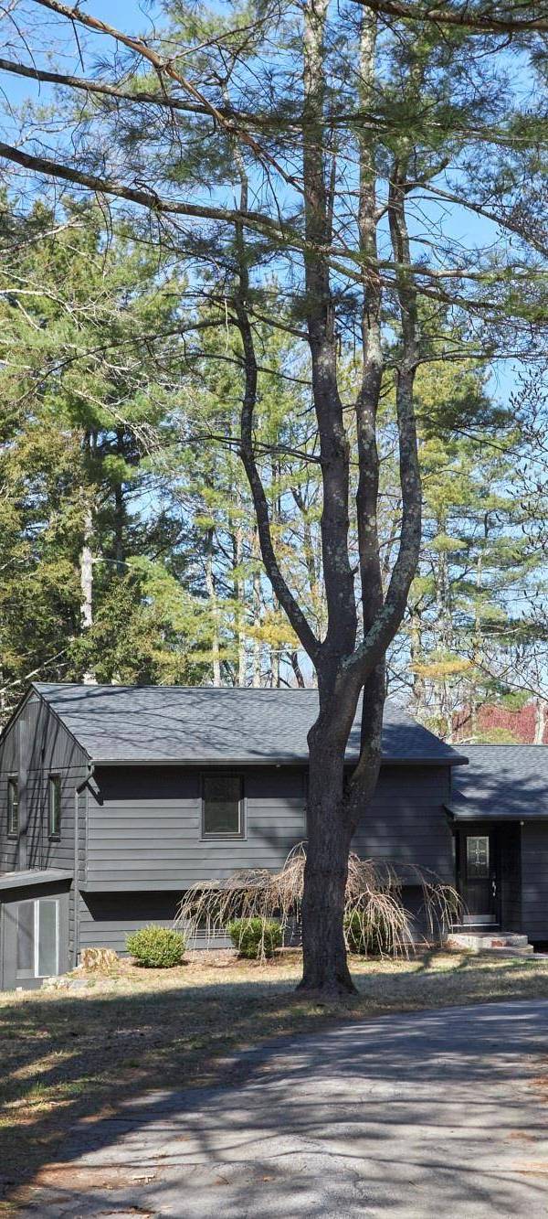 4 Bedroom Home for Sale in Salt Point - New York - USA
