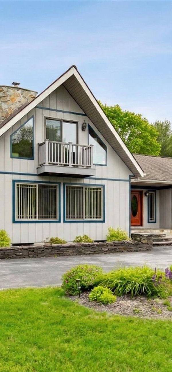 4 Bedroom Home for Sale in Salt Point - New York - USA