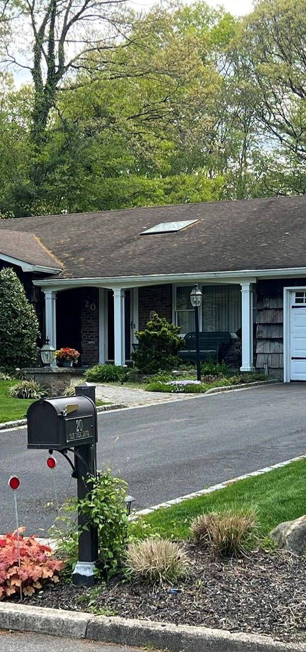 Casa de 4 Dormitorios en Venta en Smithtown - Nueva York - EE. UU.