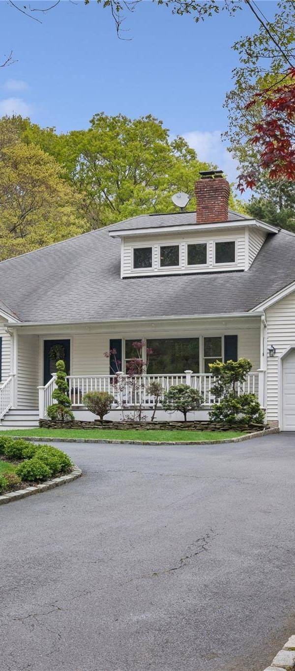 Casa de 4 Dormitorios en Venta en Smithtown - Nueva York - EE. UU.