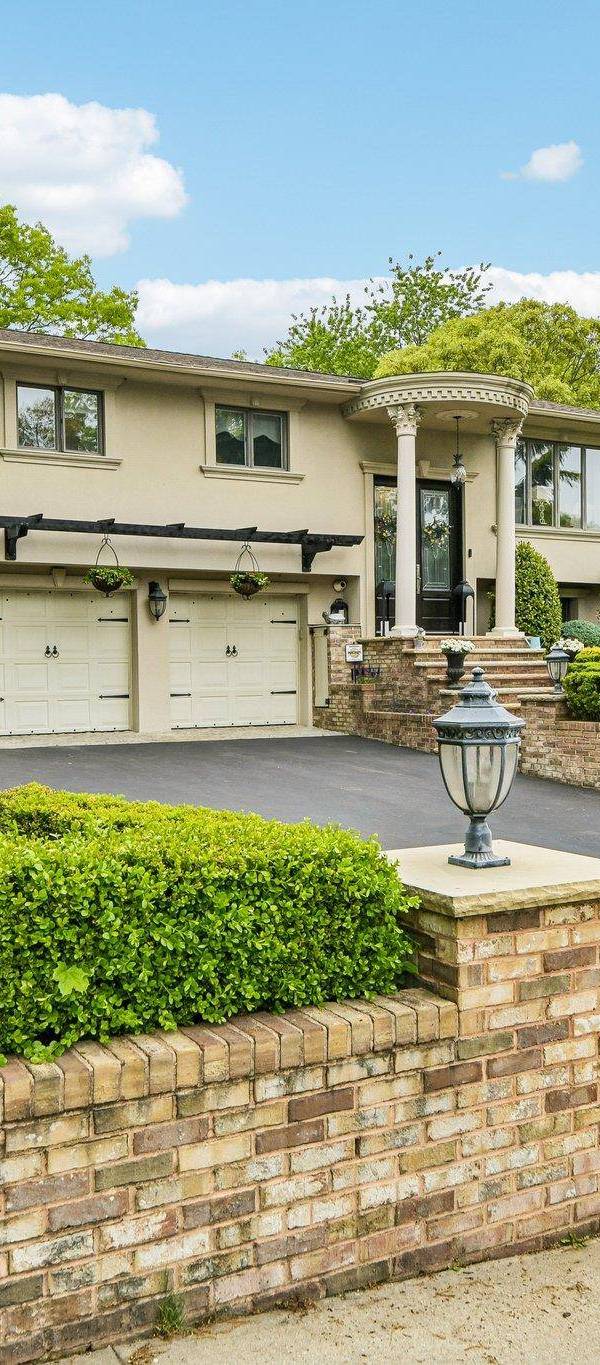 Casa de 4 Dormitorios en Venta en Smithtown - Nueva York - EE. UU.