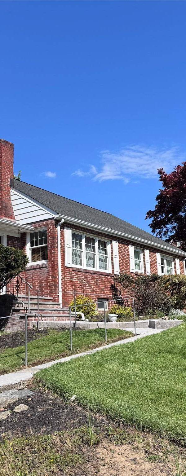 4 Bedroom Home for Sale in Stony Point - New York - USA