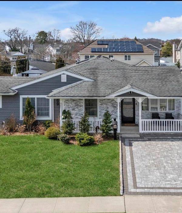 Home avec 4 chambres à vendre à Syosset - New York - États-Unis