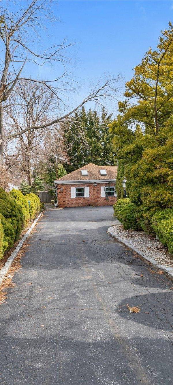 Home avec 4 chambres à vendre à Syosset - New York - États-Unis