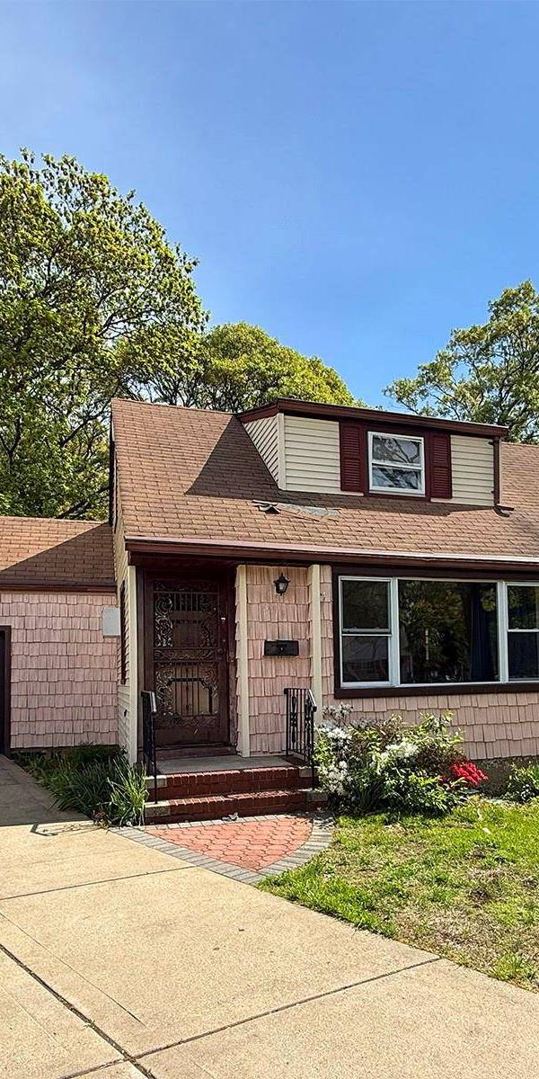 4 Bedroom Home for Sale in Uniondale - New York - USA