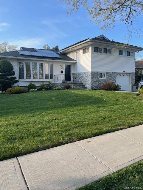 4 Bedroom Home for Sale in Uniondale - New York - USA