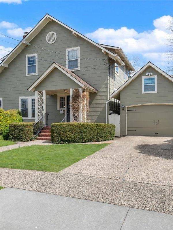 4 Bedroom Home for Sale in Uniondale - New York - USA