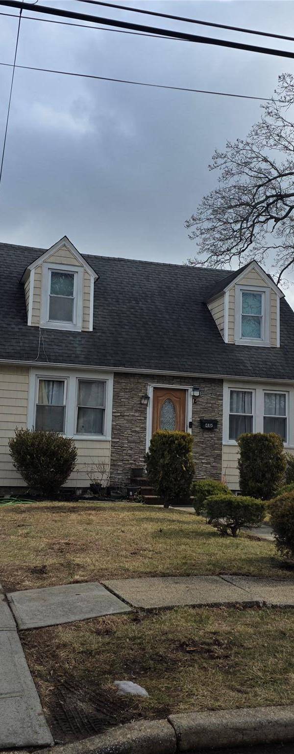 4 Bedroom Home for Sale in Uniondale - New York - USA