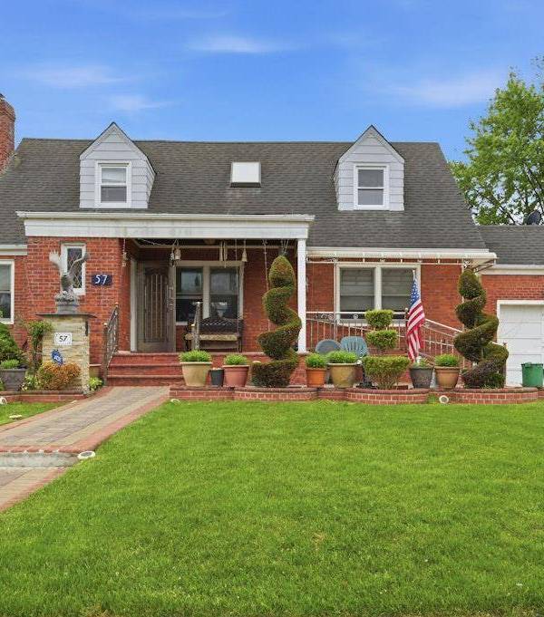 Casa de 4 Dormitorios en Venta en Valley Stream - Nueva York - EE. UU.