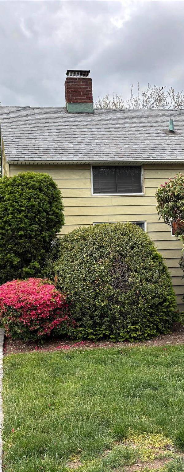 4 Bedroom Home for Sale in Westbury - New York - USA