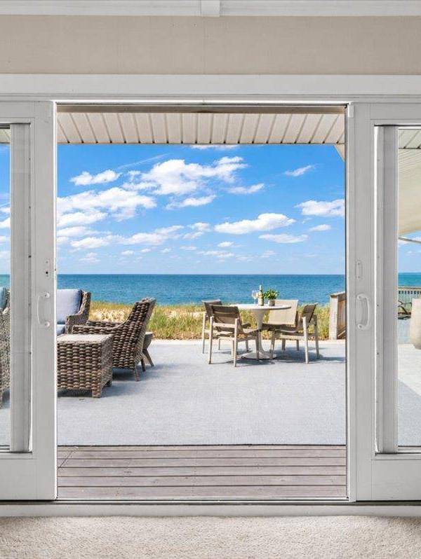 Casa com 5 Quartos à Beira-Mar à Venda em Montauk - Nova Iorque - EUA
