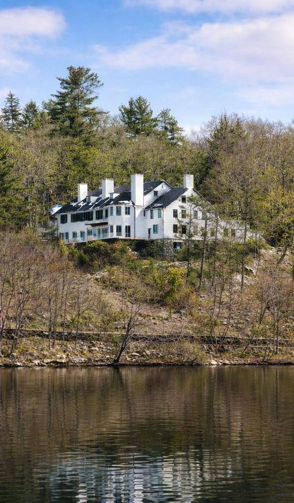 Casa com 5 Quartos à Beira-Mar à Venda em Tuxedo Park - Nova Iorque - EUA