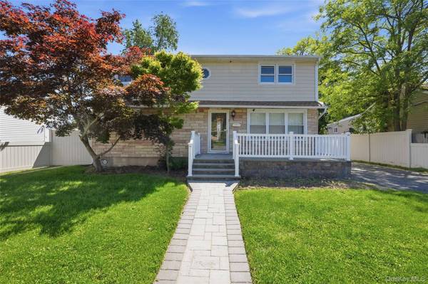 Casa com 5 Quartos à Venda em Amityville - Nova Iorque - EUA