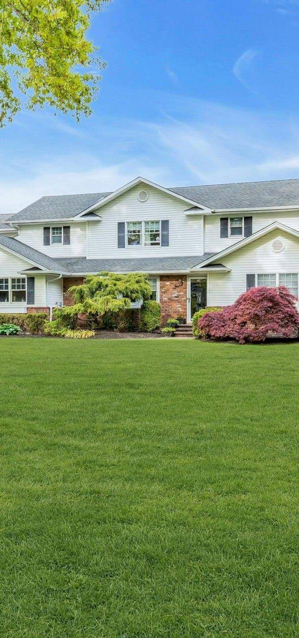 Casa de 5 Dormitorios en Venta en Bayport - Nueva York - EE. UU.