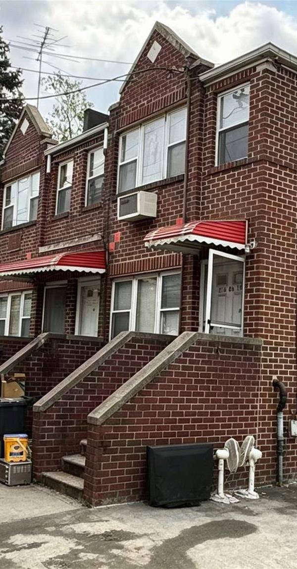 Casa de 5 Dormitorios en Venta en Bayside - Nueva York - EE. UU.