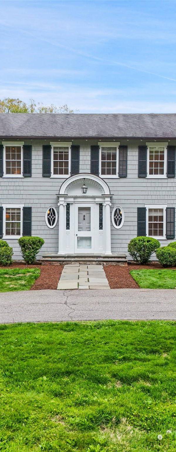 5 Bedroom Home for Sale in Bedford Corners - New York - USA