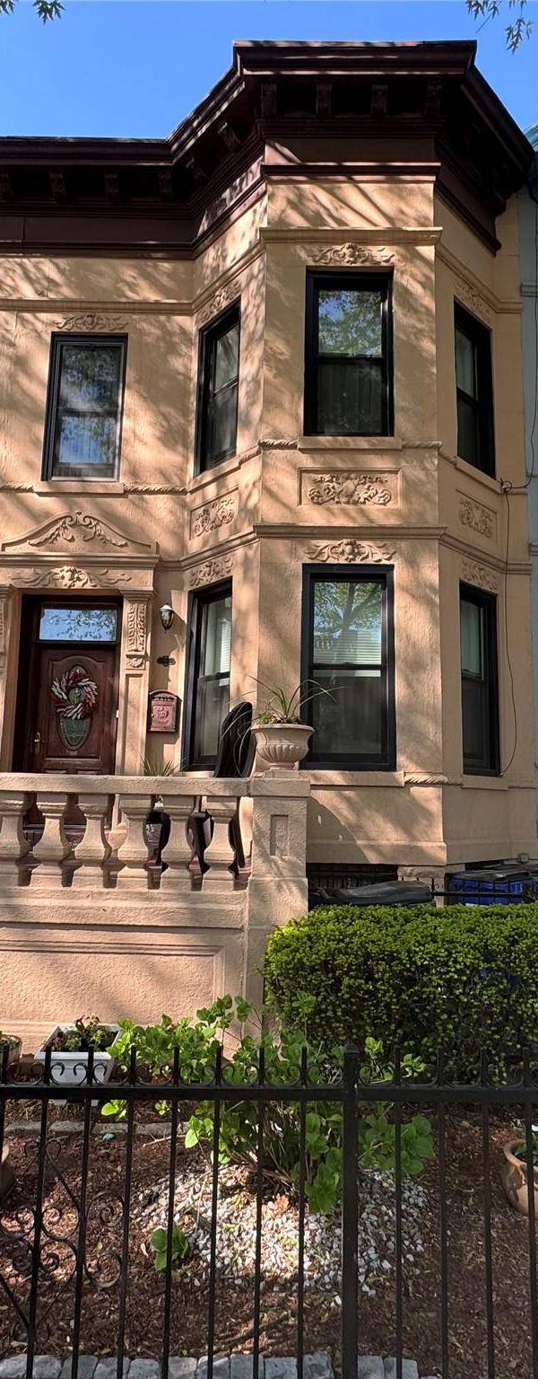 Casa de 5 Dormitorios en Venta en Brooklyn - Nueva York - EE. UU.