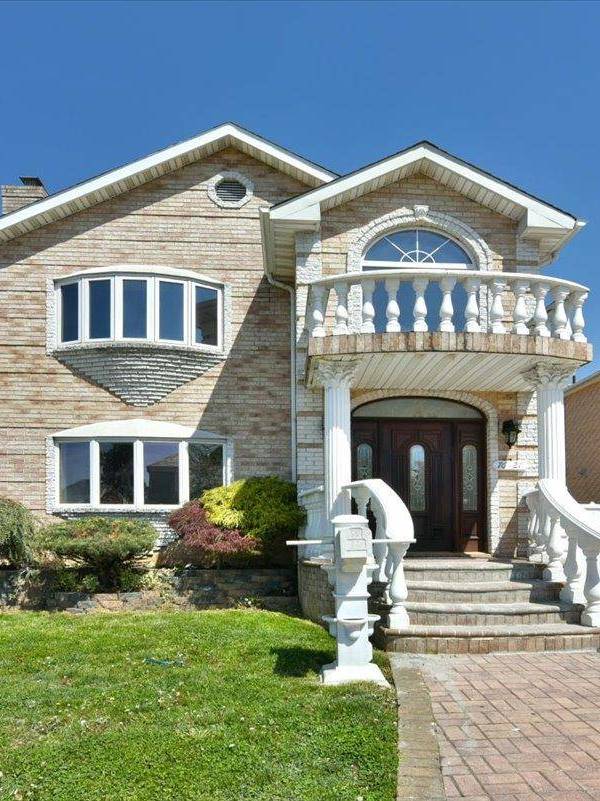 Casa com 5 Quartos à Venda em Fresh Meadows - Nova Iorque - EUA