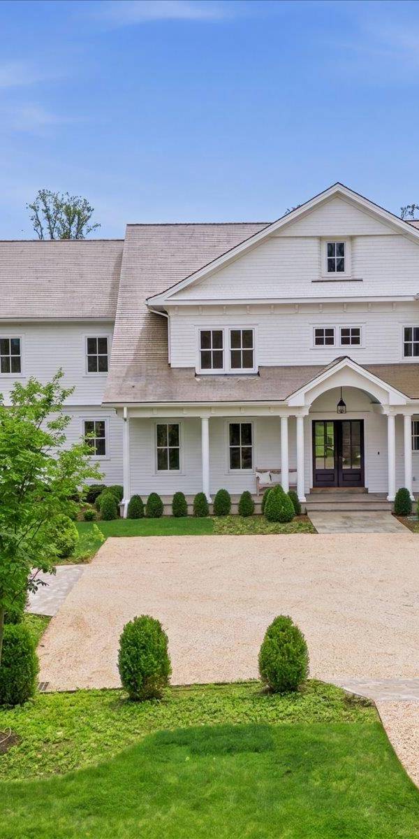 5 Bedroom Home for Sale in Lloyd Harbor - New York - USA