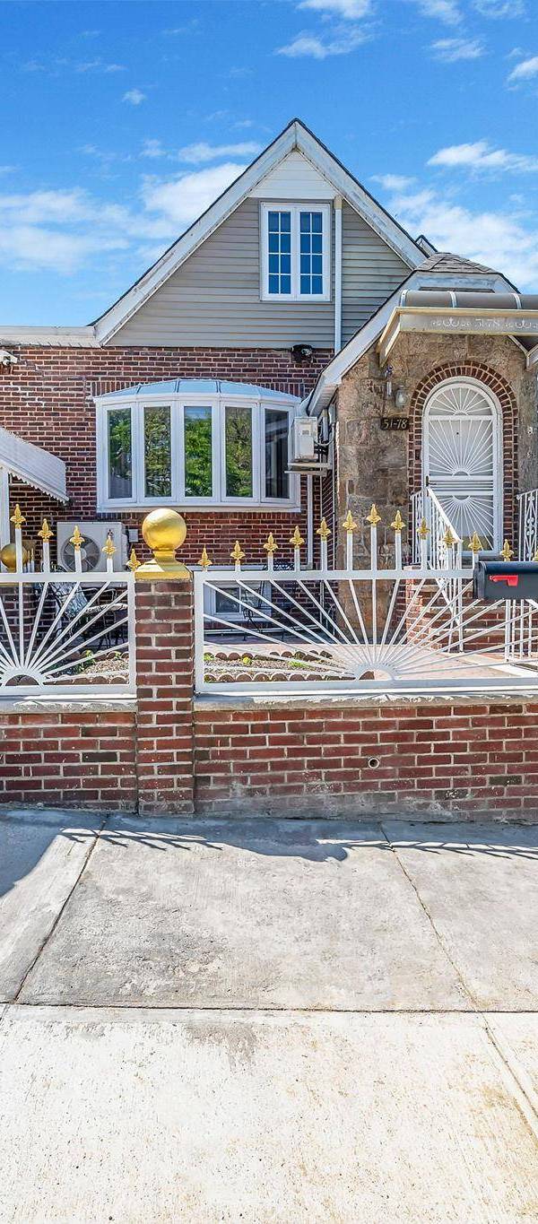 Maison 5 chambres à vendre à Maspeth - New York - USA