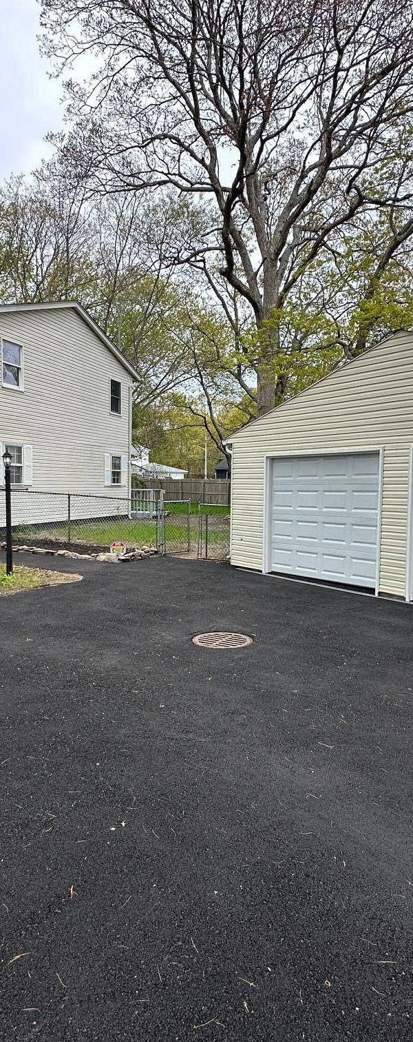 Casa de 5 Dormitorios en Venta en Mastic Beach - Nueva York - EE. UU.